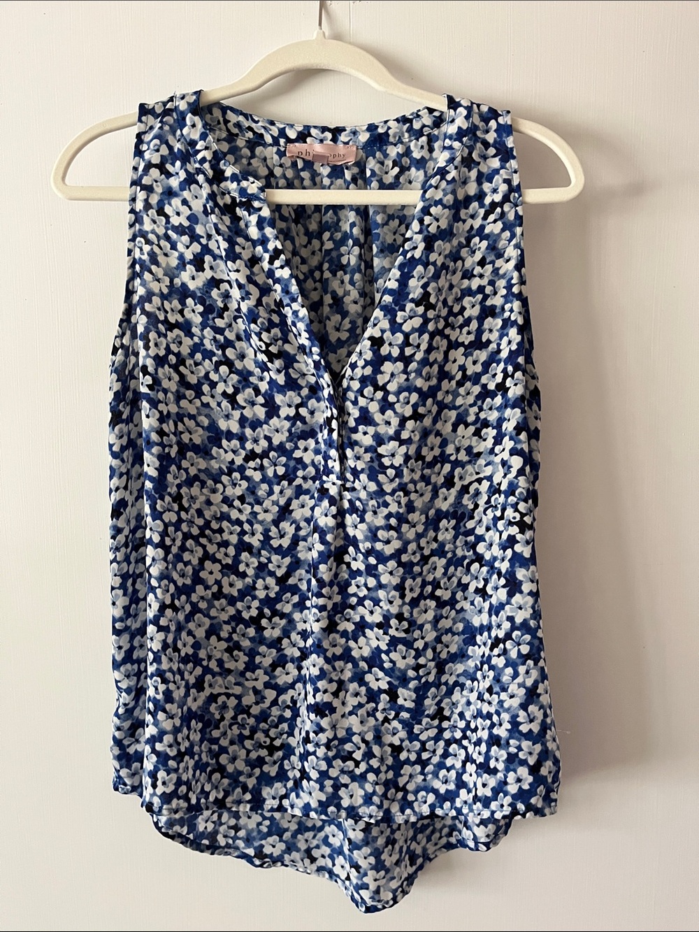 Philosophy Navy and White Floral Sleeveless V-Neck Tank/Blouse